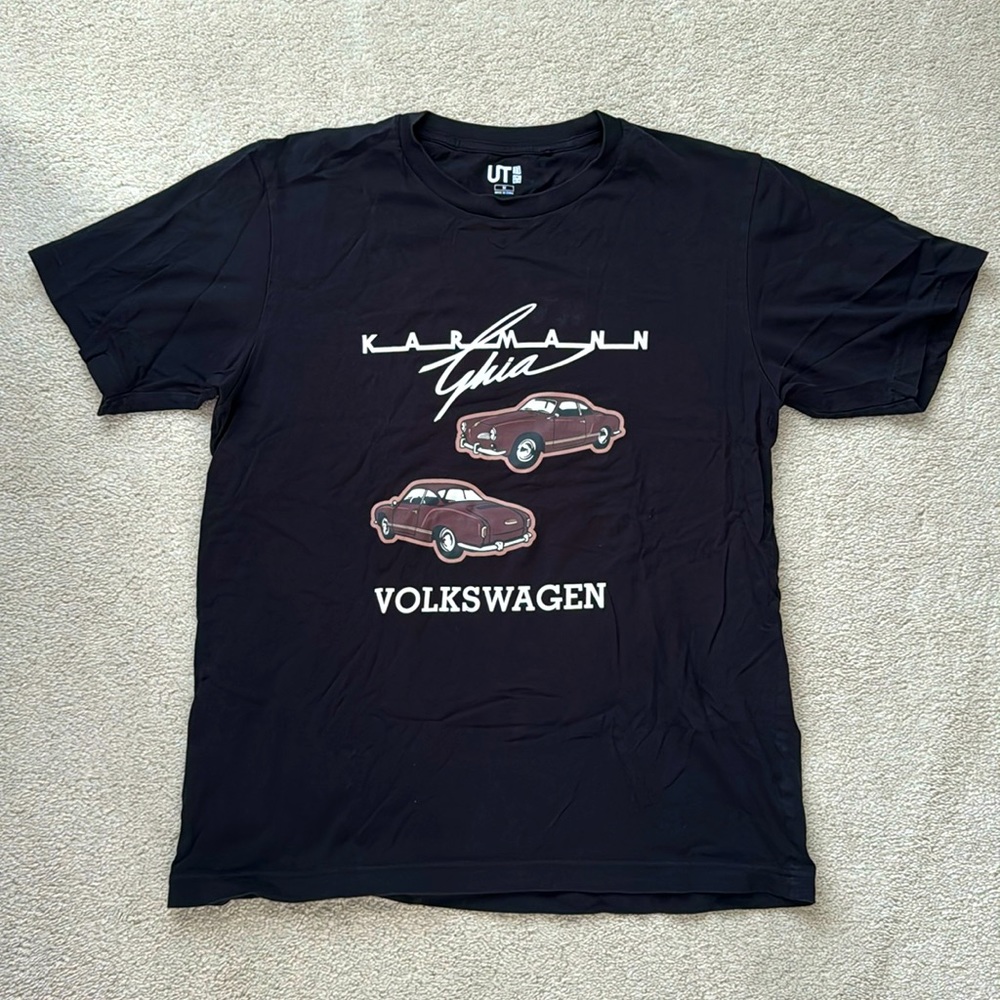 Uniqlo graphic tee